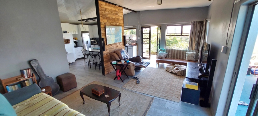 5 Bedroom Property for Sale in Sunrise On Sea Eastern Cape